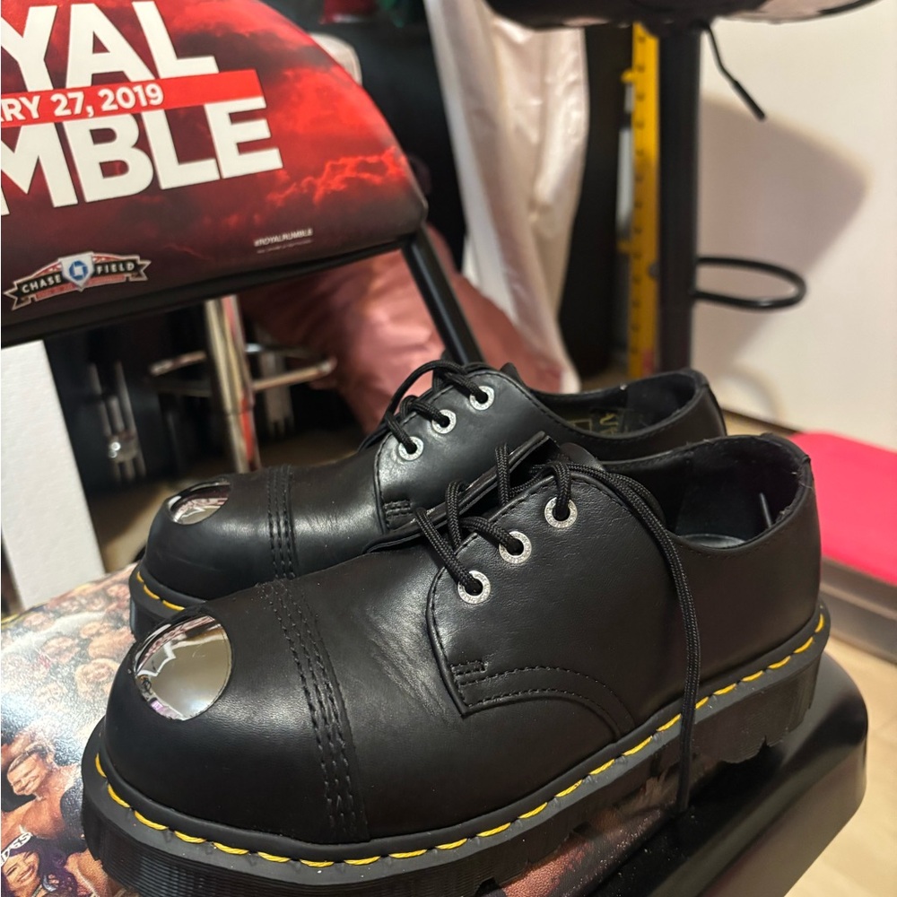 Dr. Martens Black and Silver Oxfords with Classic Design EU 38 US 7-7.5 ladies - Picture 2 of 6